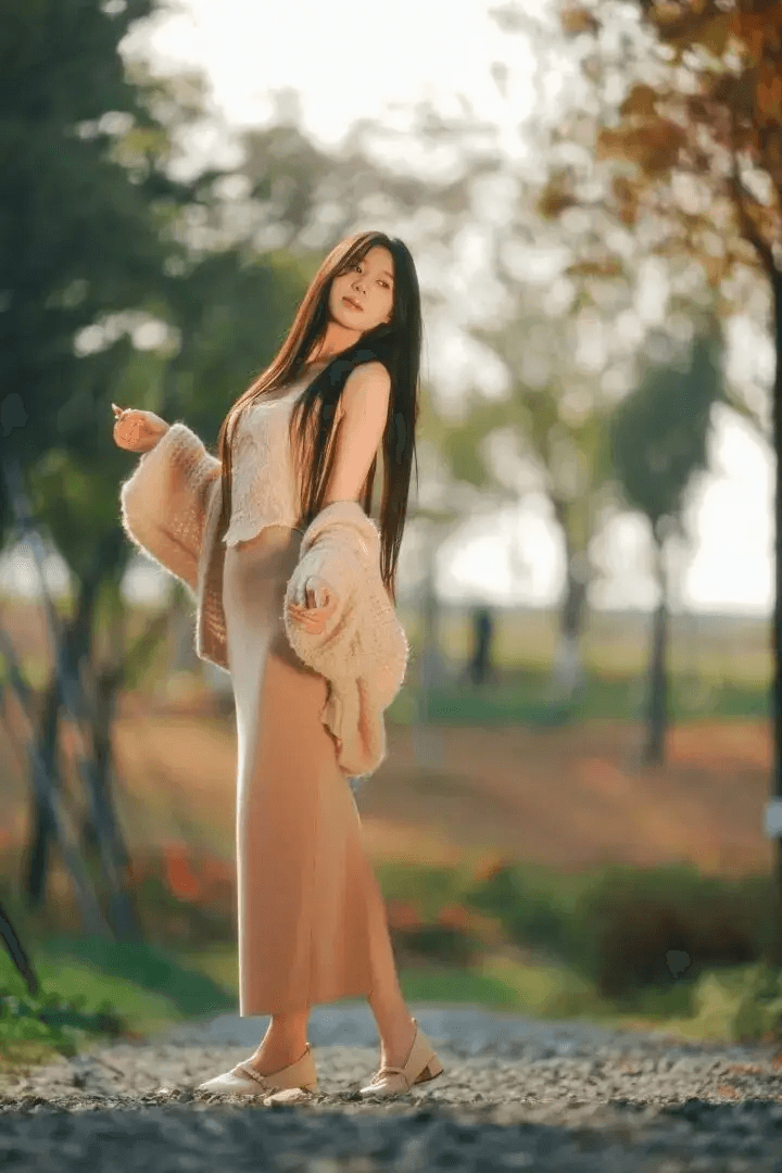 Seated Side Tuck Knees